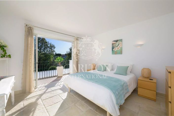 Image No.10-4 Bed House for sale