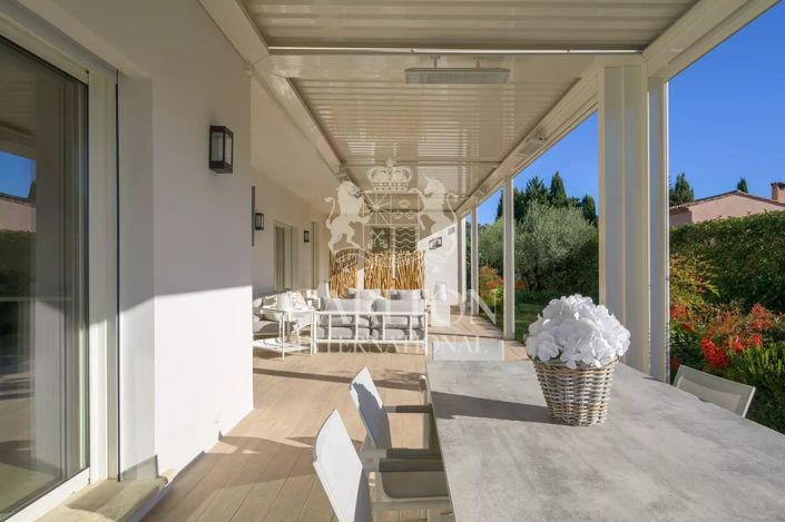 Image No.12-4 Bed House for sale