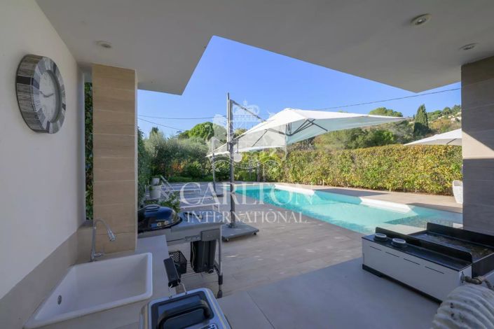 Image No.20-4 Bed House for sale