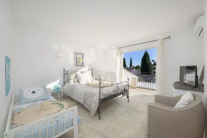 Image No.31-4 Bed House for sale