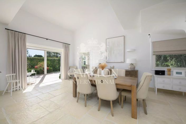 Image No.6-4 Bed House for sale