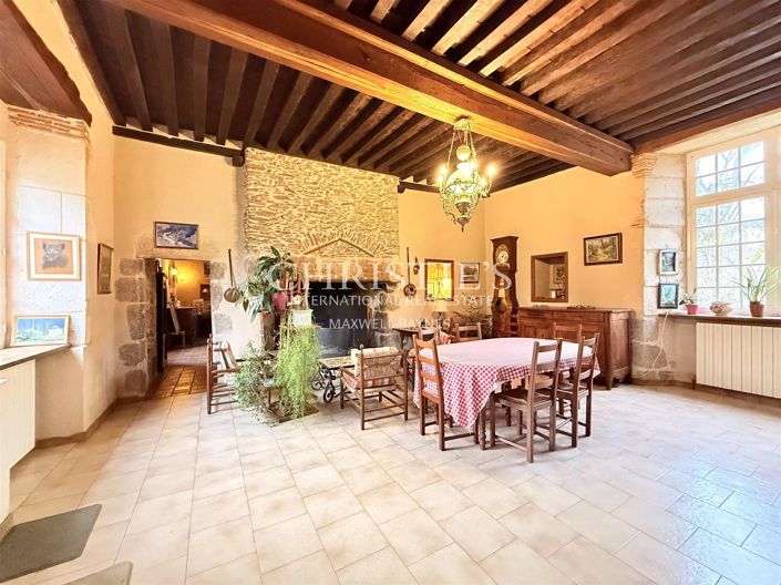 Image No.10-4 Bed House for sale