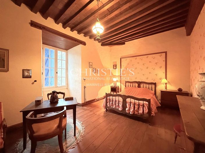 Image No.17-4 Bed House for sale