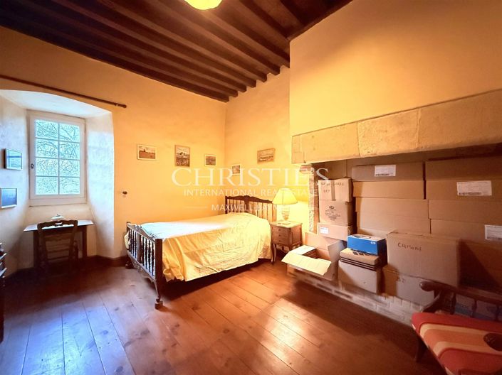 Image No.18-4 Bed House for sale