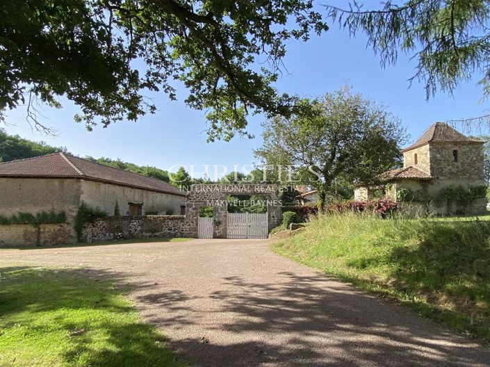 Image No.2-4 Bed House for sale