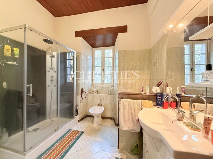 Image No.20-4 Bed House for sale