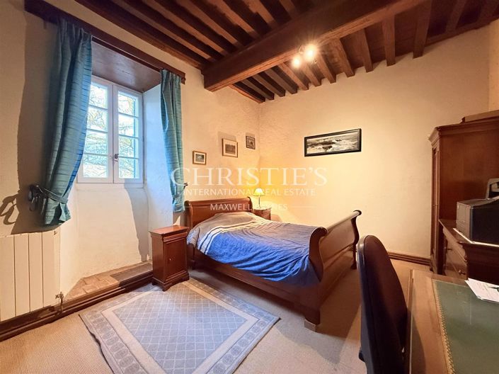 Image No.22-4 Bed House for sale