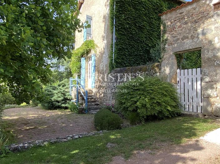 Image No.25-4 Bed House for sale