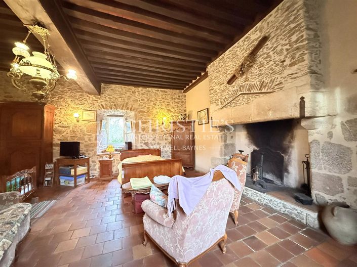 Image No.8-4 Bed House for sale