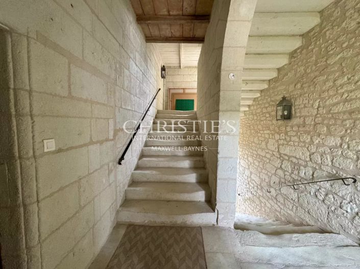 Image No.17-6 Bed House for sale