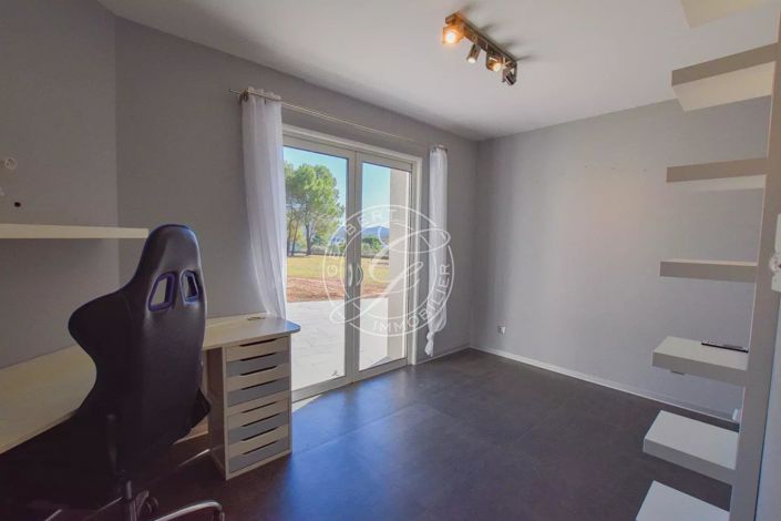 Image No.14-4 Bed House for sale