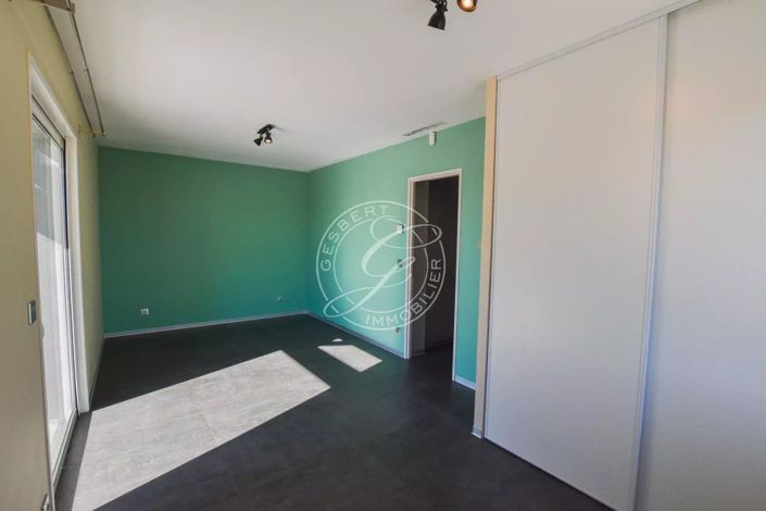 Image No.16-4 Bed House for sale