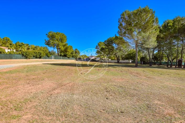 Image No.25-4 Bed House for sale