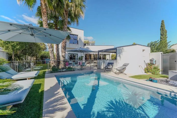 Image No.11-5 Bed House for sale