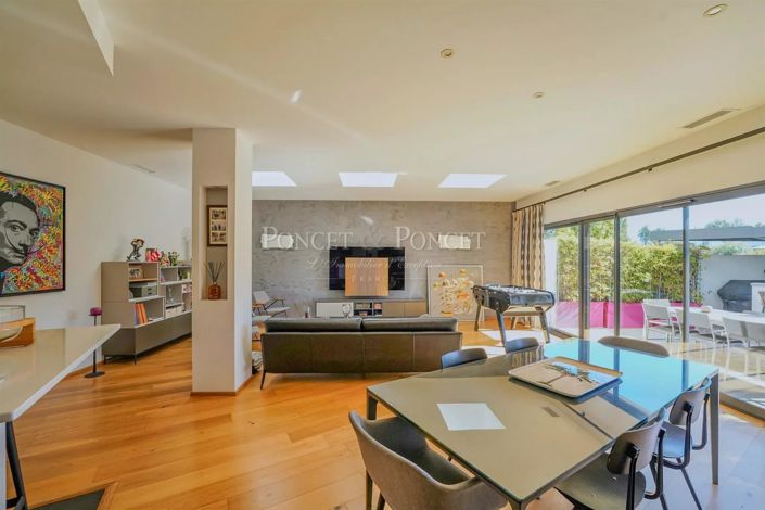 Image No.13-5 Bed House for sale