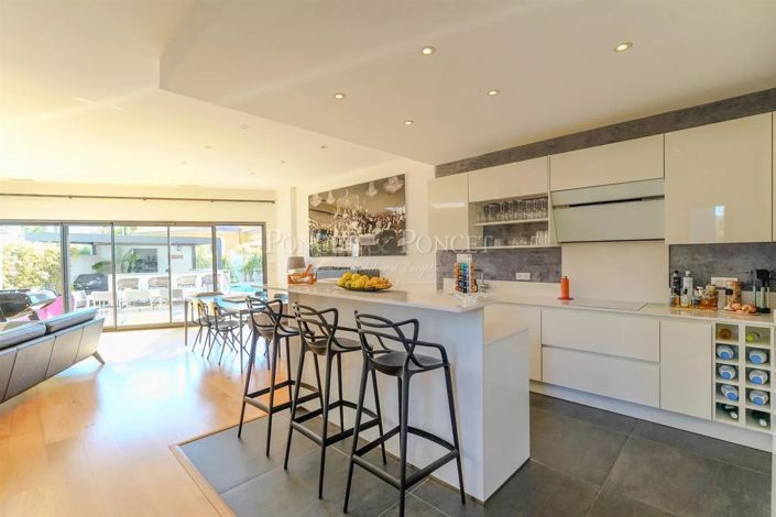 Image No.15-5 Bed House for sale