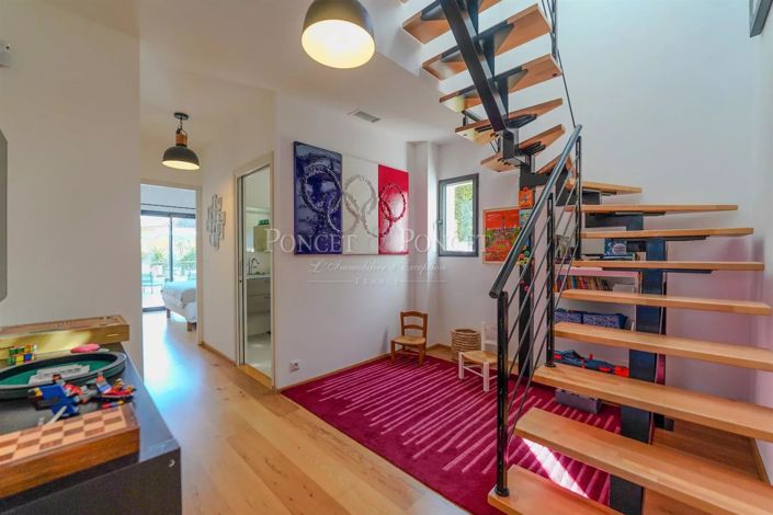 Image No.18-5 Bed House for sale