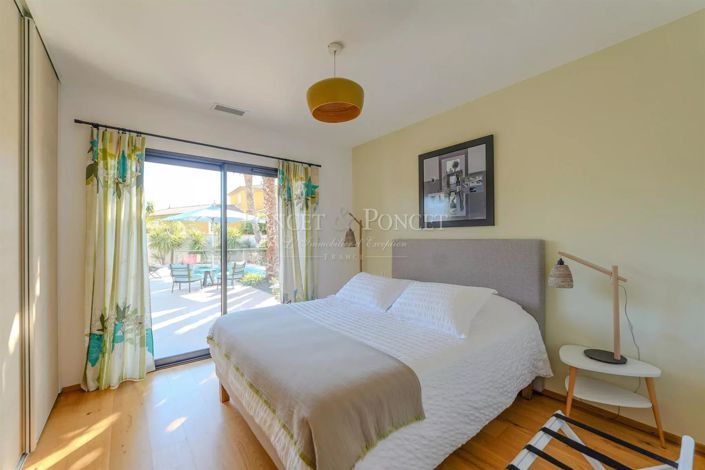 Image No.20-5 Bed House for sale