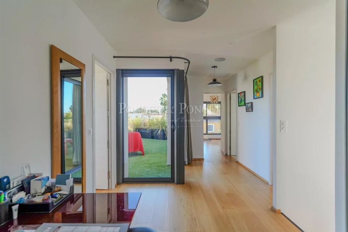 Image No.27-5 Bed House for sale