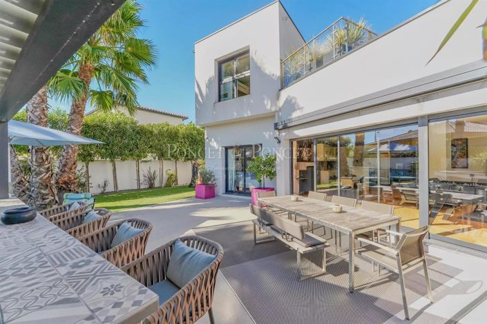 Image No.5-5 Bed House for sale