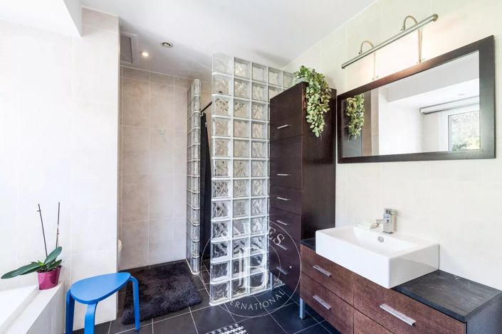 Image No.15-5 Bed House for sale