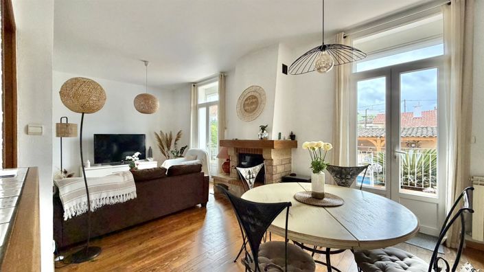 Image No.6-6 Bed House for sale