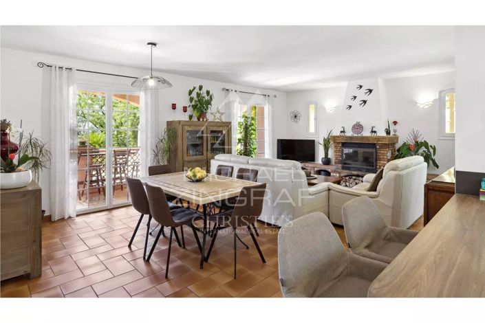 Image No.3-4 Bed House for sale