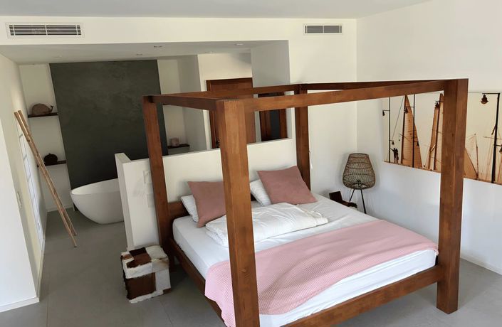 Image No.9-8 Bed House for sale