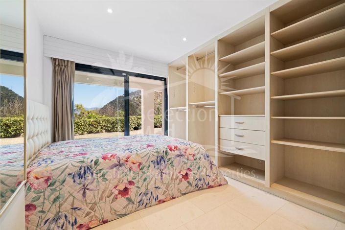 Image No.6-4 Bed House for sale