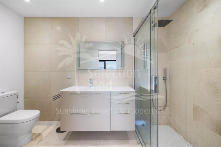 Image No.9-4 Bed House for sale