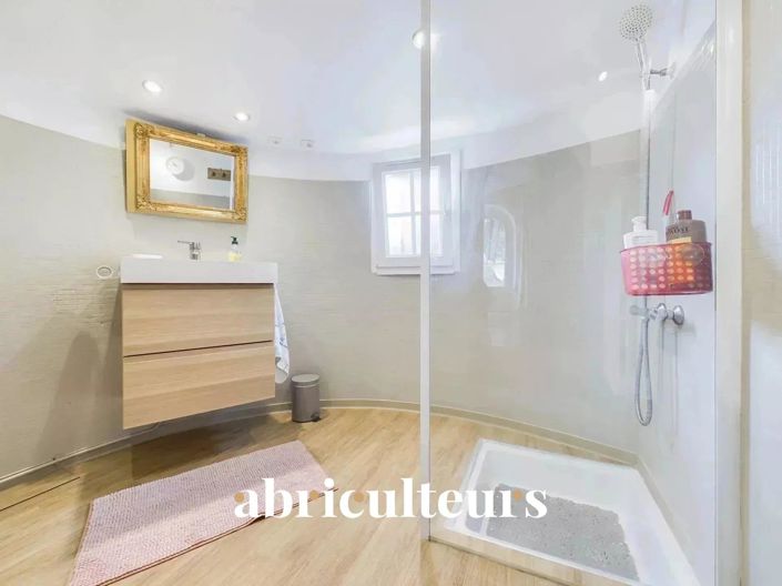 Image No.12-6 Bed House for sale