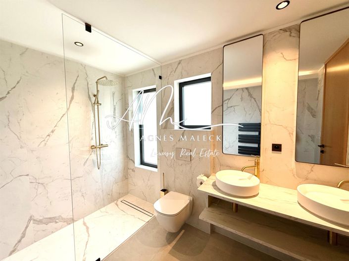 Image No.13-4 Bed House for sale