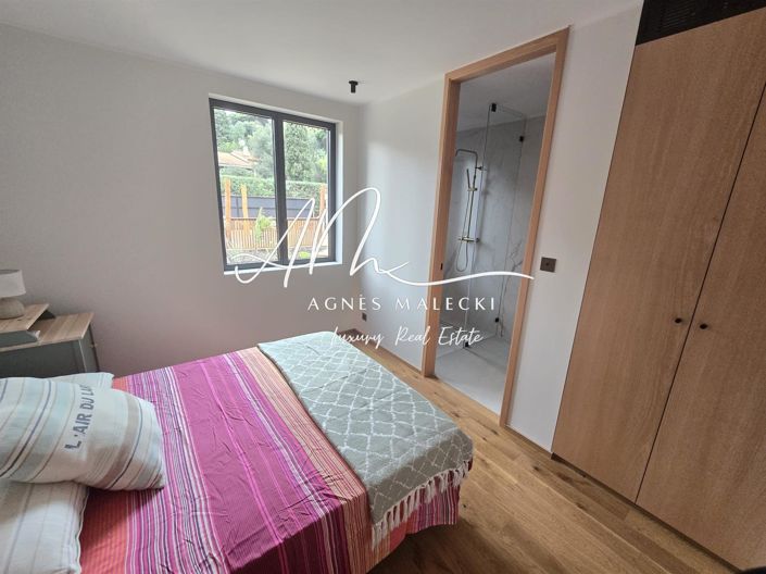 Image No.14-4 Bed House for sale