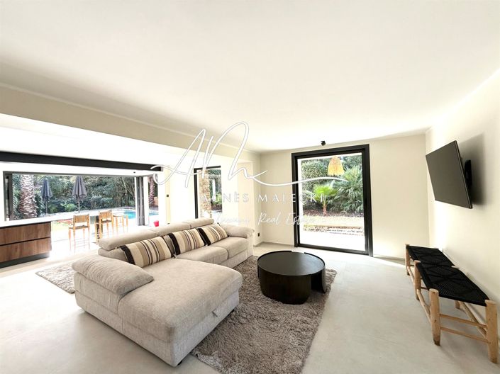 Image No.8-4 Bed House for sale