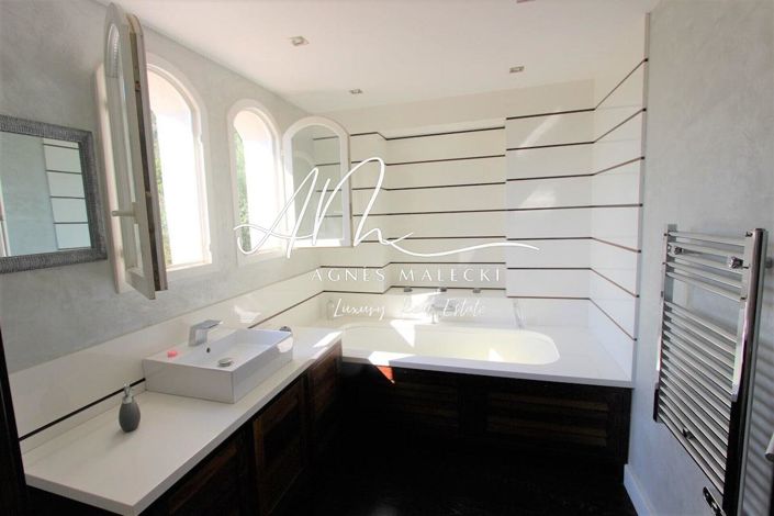 Image No.10-4 Bed House for sale