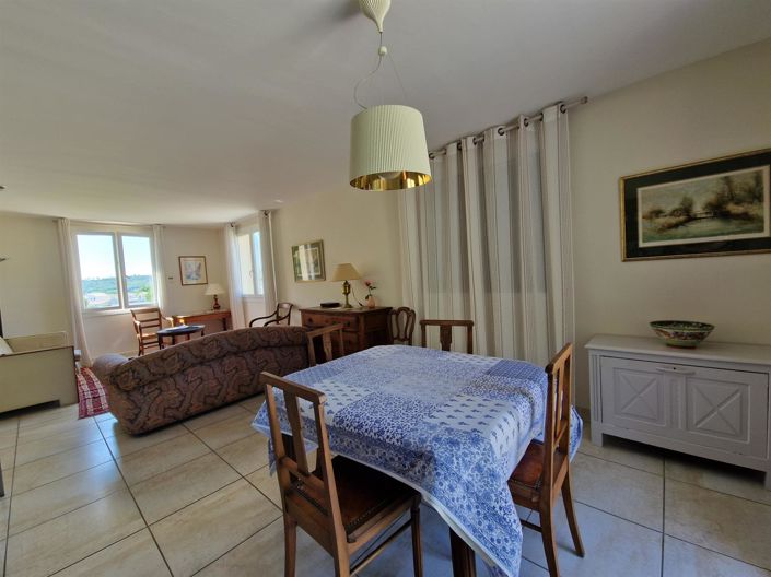 Image No.3-4 Bed House for sale