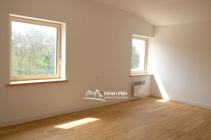 Image No.9-6 Bed House for sale