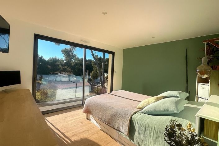 Image No.8-3 Bed House for sale