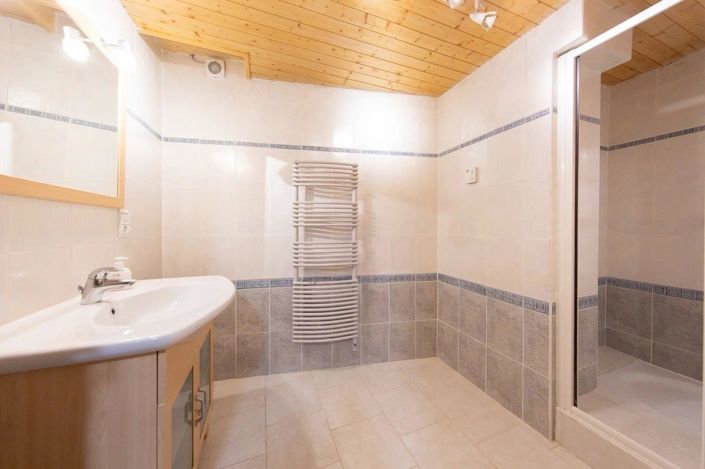 Image No.6-3 Bed House for sale