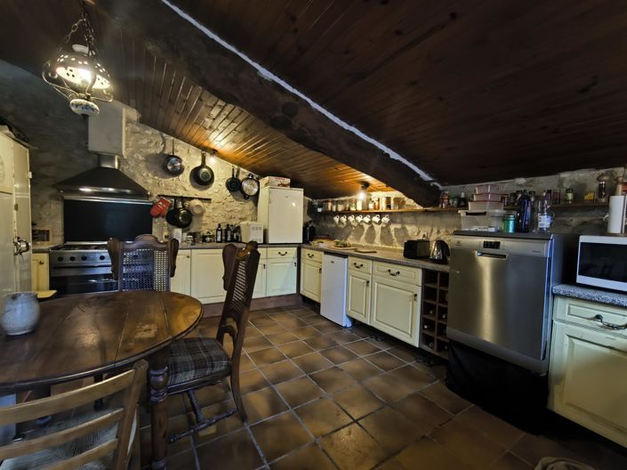 Image No.10-3 Bed House for sale