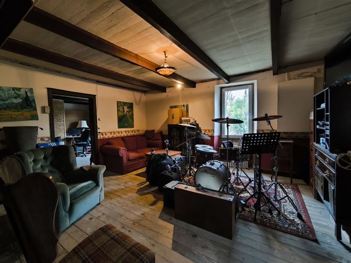 Image No.11-3 Bed House for sale