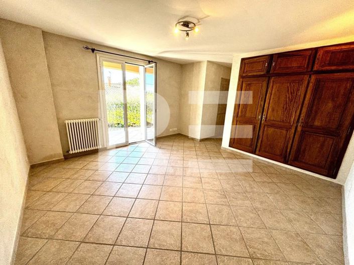 Image No.11-3 Bed House for sale