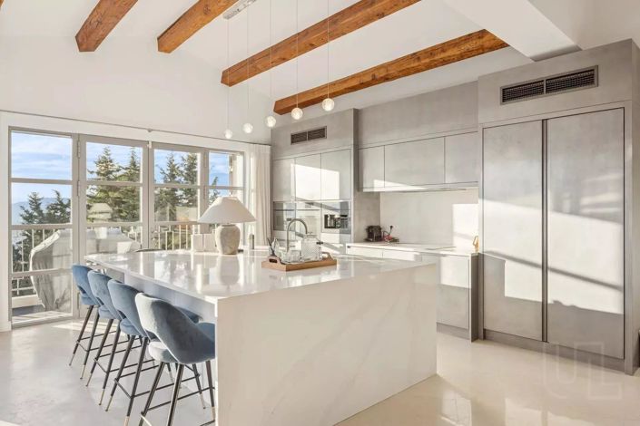 Image No.5-5 Bed House for sale