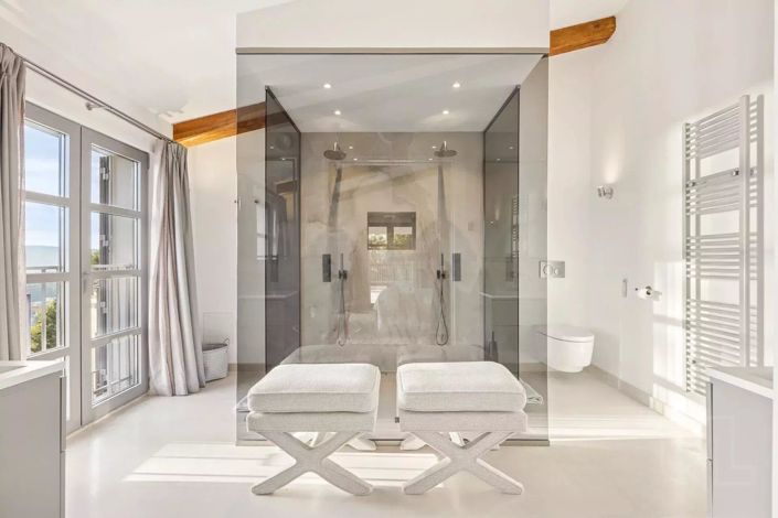 Image No.8-5 Bed House for sale