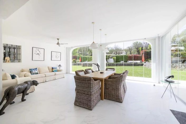 Image No.8-5 Bed House for sale