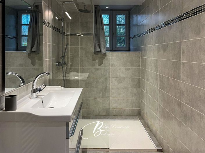 Image No.5-5 Bed House for sale