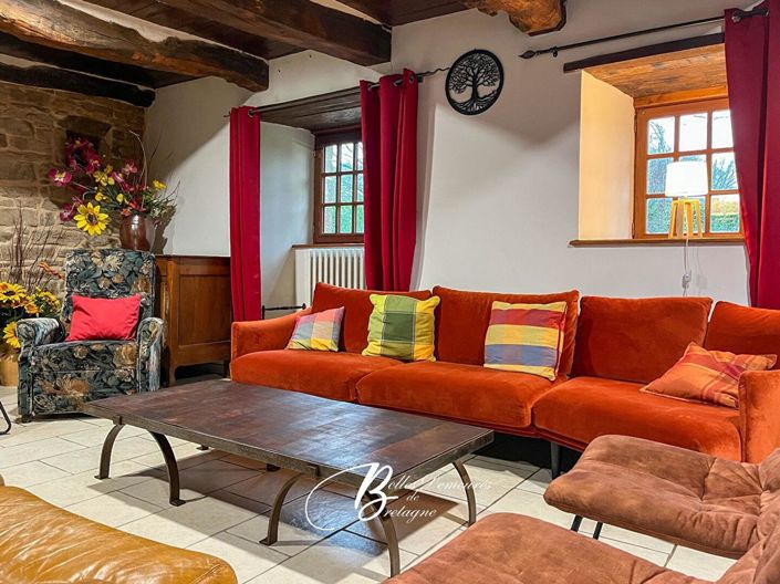 Image No.8-5 Bed House for sale