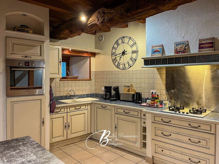 Image No.9-5 Bed House for sale