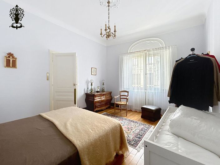 Image No.7-4 Bed House for sale