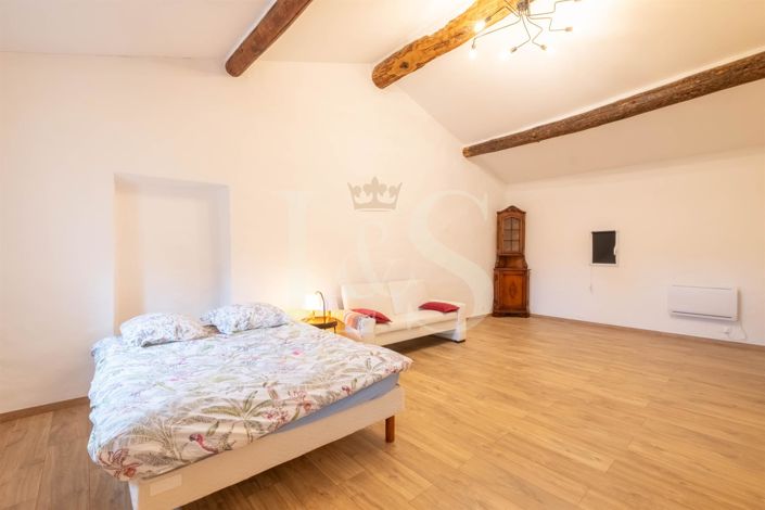 Image No.14-8 Bed House for sale